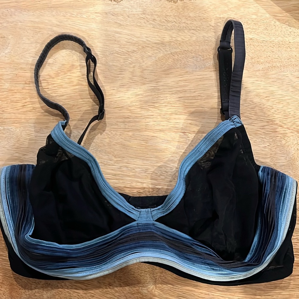 Black Mesh Underwire La Perla Bra - Size 34E